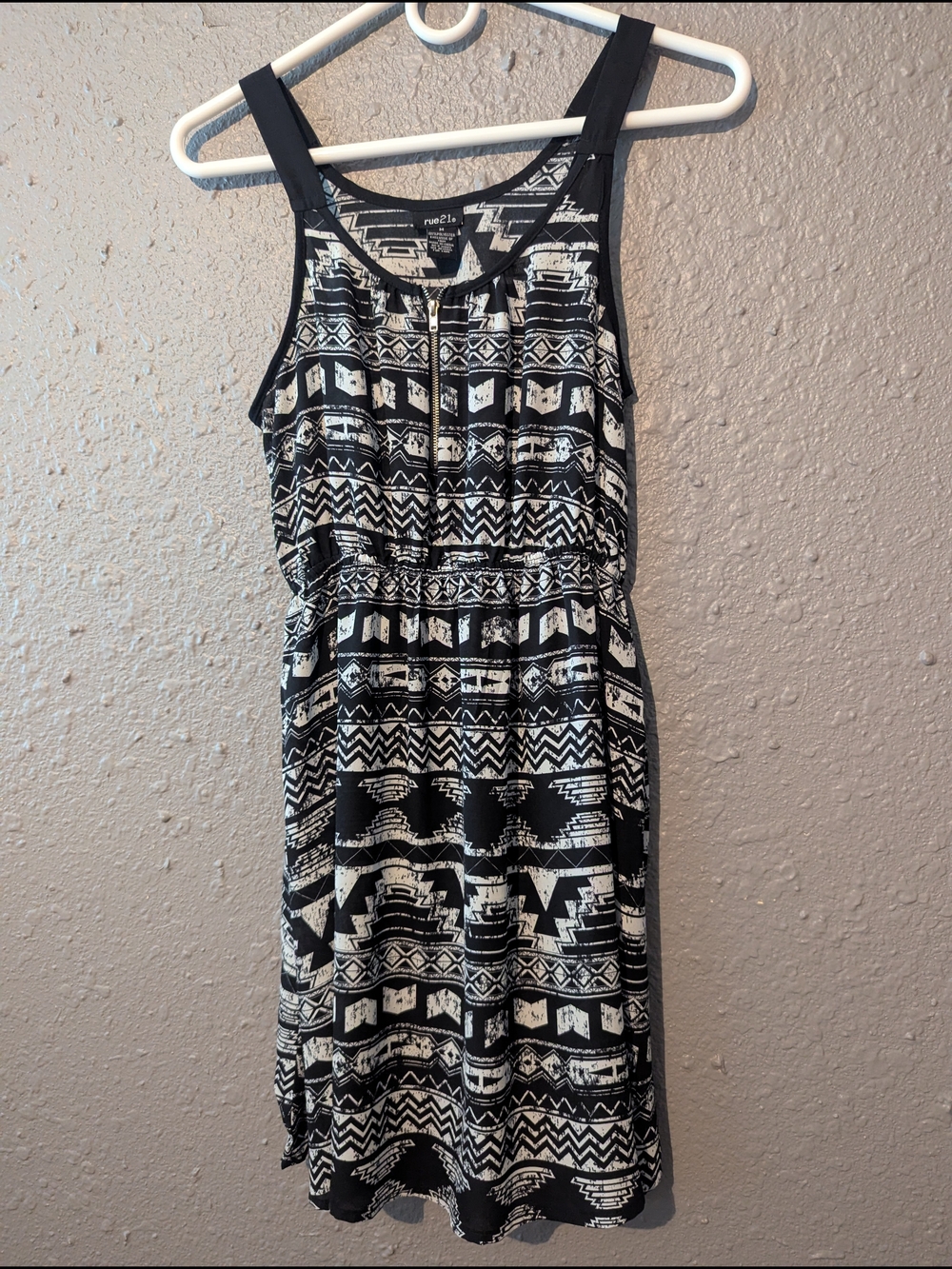 M Sleeveless Black & Cream Printed Summer Dress